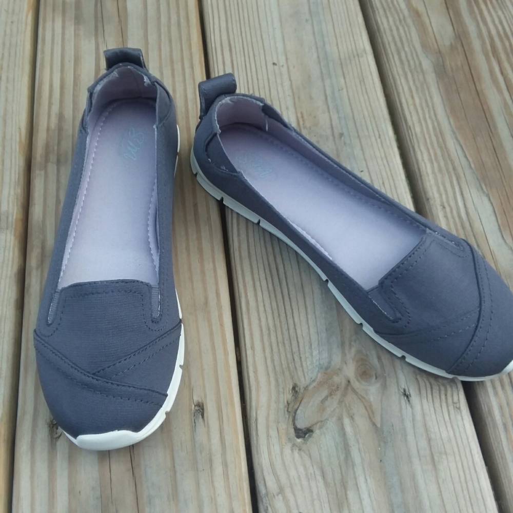 Slip On Shoes/Size8 1/2